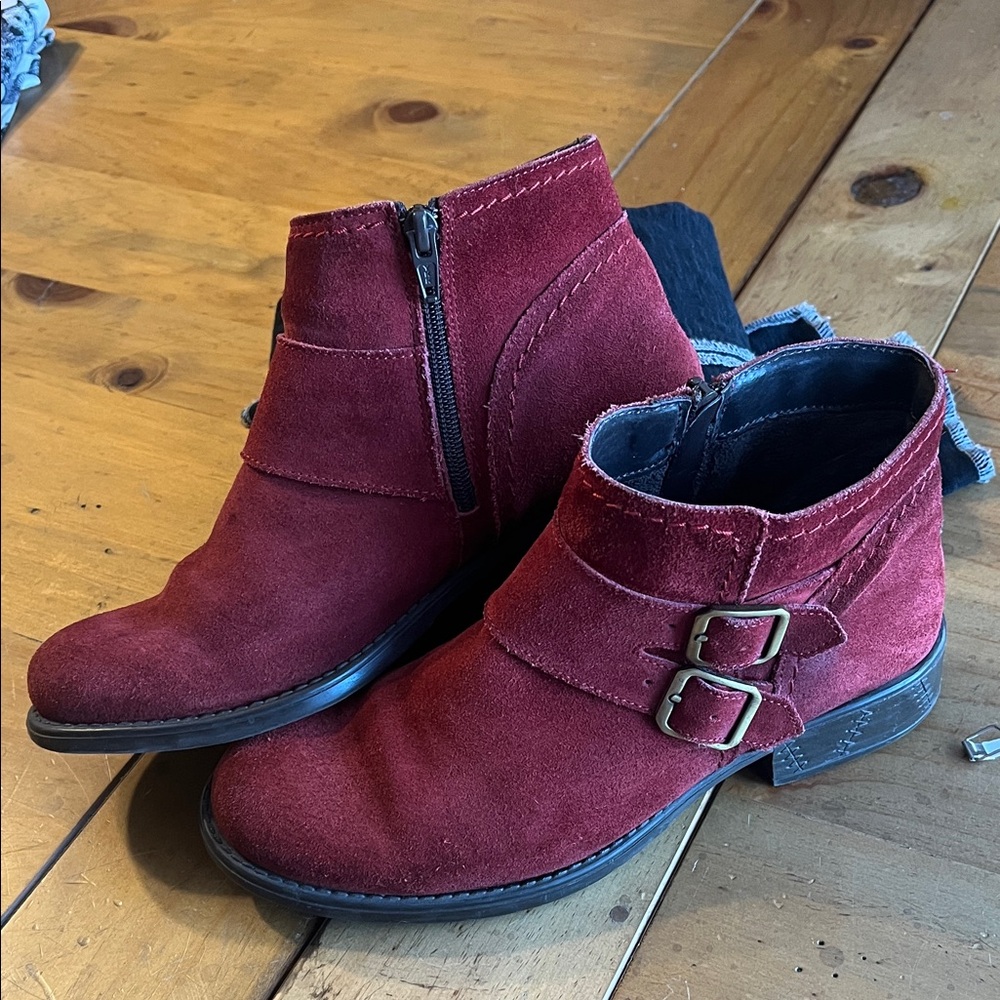 Eric Michael red booties🍓🍓